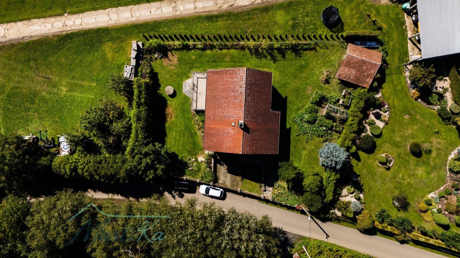 Prostor, příroda a svoboda – rodinný dům 377 m² s pozemkem 935 m² v Zaječí u Neveklova