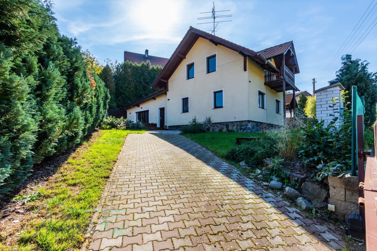 Prodej rodinného domu s pozemkem 896 m² v Novém Kníně – zpomalte a žijte po svém a nedaleko Prahy