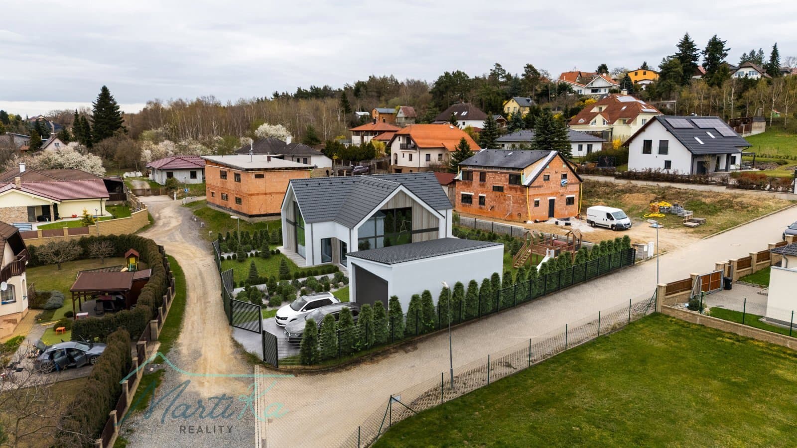 Prodej stavebního pozemku 1 001 m² v Dolních Jirčanech – ideál³ = velikost, poloha, Praha